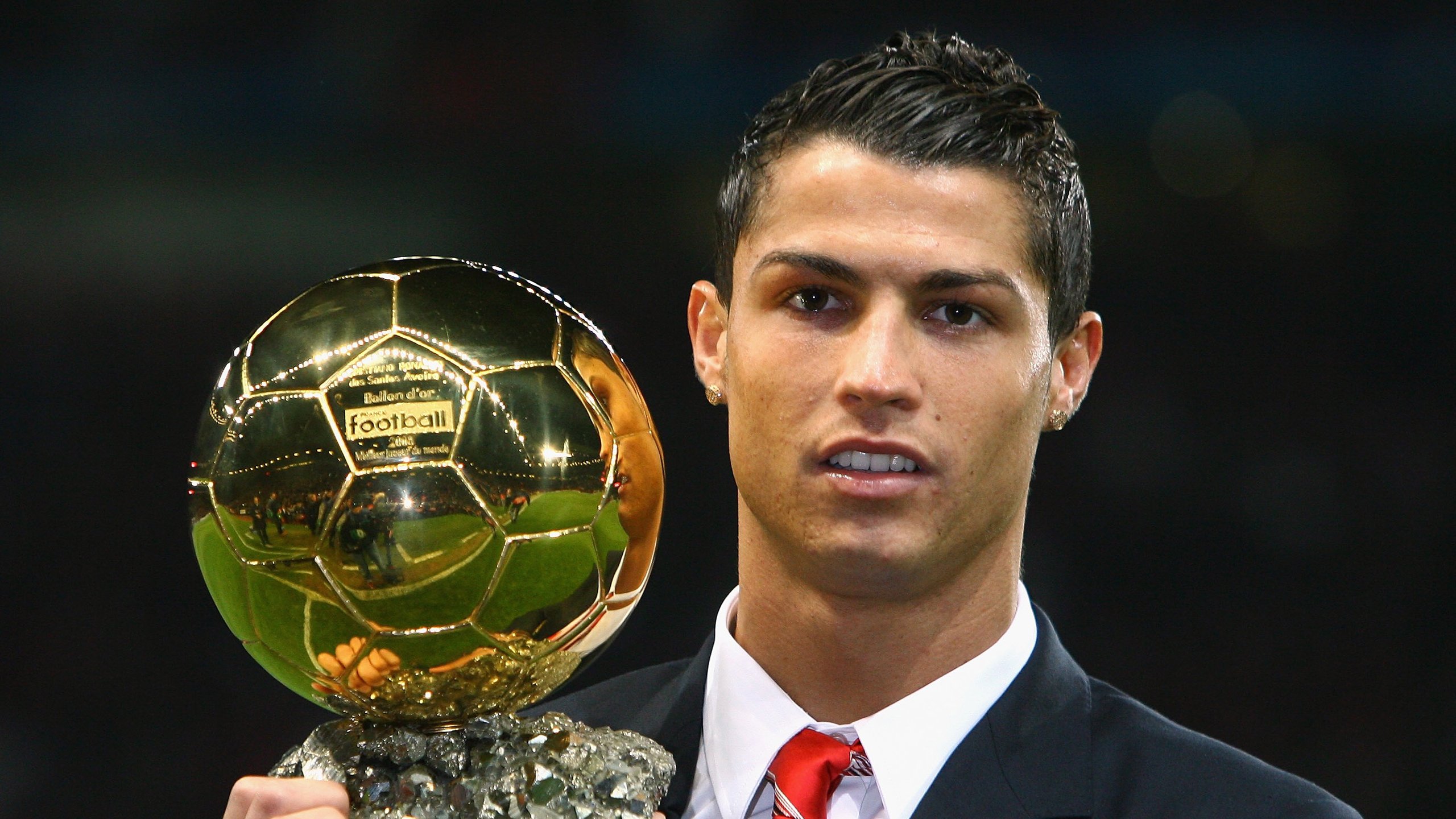 库里：百发百中，三分线外绝无仅有的“魔炮”！，库里如何超越魔术师